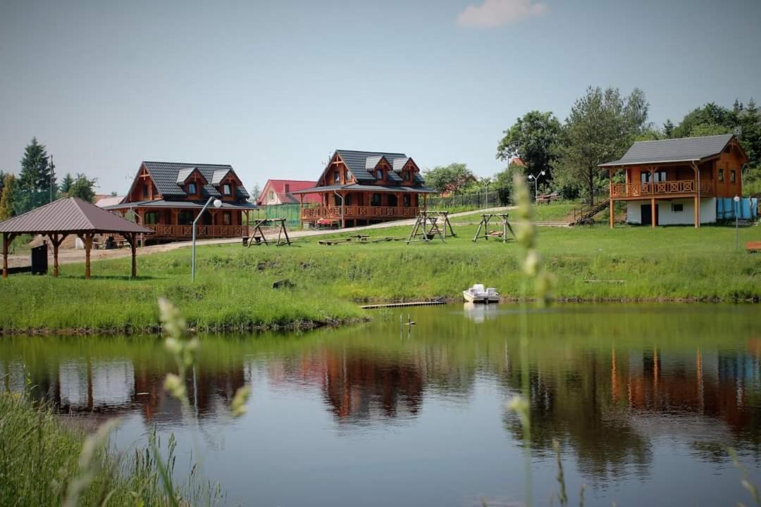 Calo Roczne Z Wlasnym Stawem Nad Jeziorem Villa